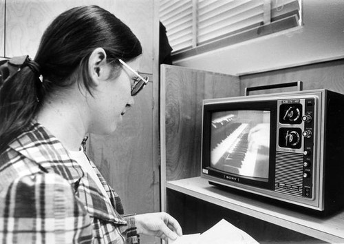 Student using the Electric Learning Lab