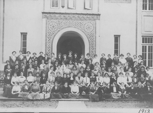 1913 graduation class