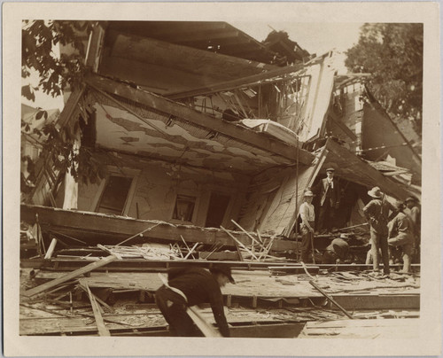 Earthquake Destroyed House, 1906