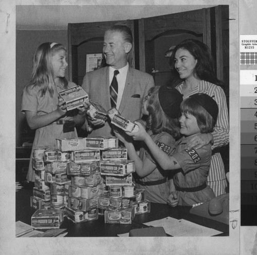 SM Times photo Brownie Troop 1202 - photo only