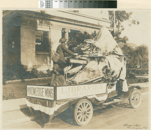 San Mateo Library float in Armistice Parade