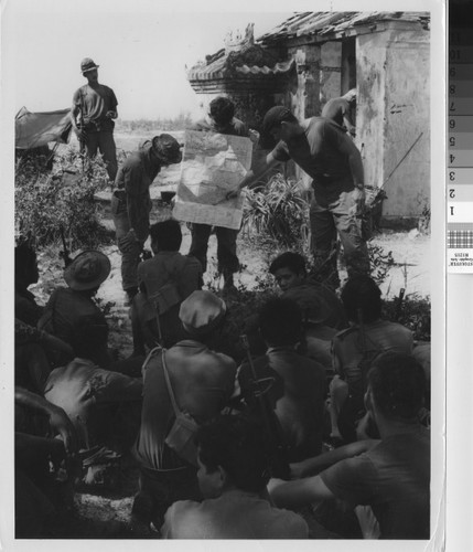 101st troopers instruct Regional Force troopers 11/30/69 - Vietnam