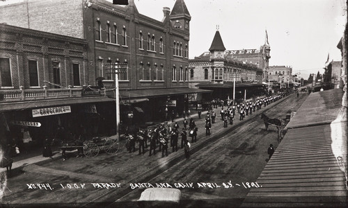 B.F. Conaway photograph of I.O.O.F. parade