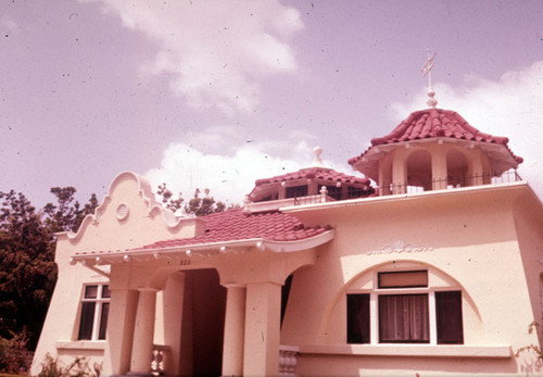 Another view of the Tubbs home on 820 Spurgeon Street