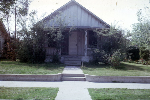 Another view of the "board and batten" house on the northwest corner of 17th Street and Santiago