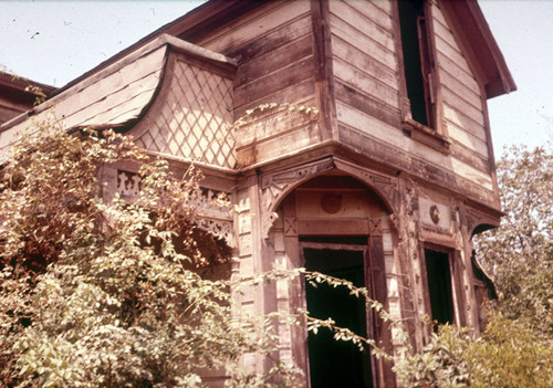 Another view of the Dr. Eli Greenleaf home on 19th Street and Olive