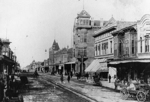 Fourth Street looking West from Bush about 1905