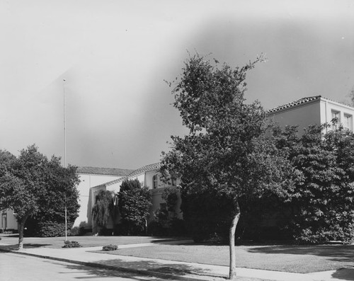 Hoover Elementary School at 408 E. Santa Clara