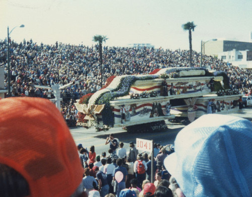 Tournament of Roses Rose Parade float for Santa Ana, 1985