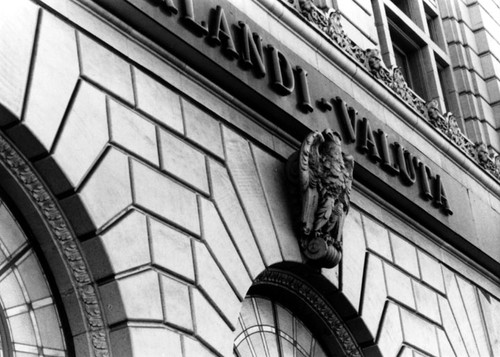 Detail of Orlandi-Valuta building, formerly Lloyds Bank on the corner of 4th and Main Streets in 1993