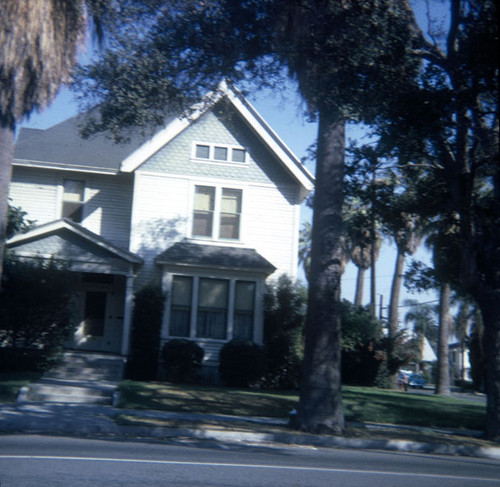 A clear view of the house at the corner of 9th Street and Spurgeon