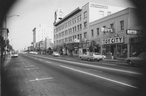 Buildings in the 200 block on the south side of W. Fourth Street in 1965