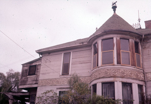 Another view of the Kellogg house, 122 Orange