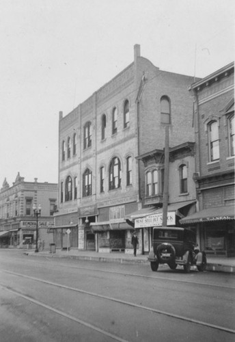 N. E. corner of Bush and 4th Street with the Grand Opera House on 203 E. 4th St. in view about 1930