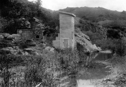 "Point of rocks": Site of the "toma" or intake of the first irrigation ditch on the north-west side of Santiago Creek