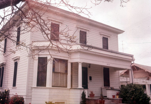 Another view of the Judge Z. B. West home on 1210 N. Ross Street