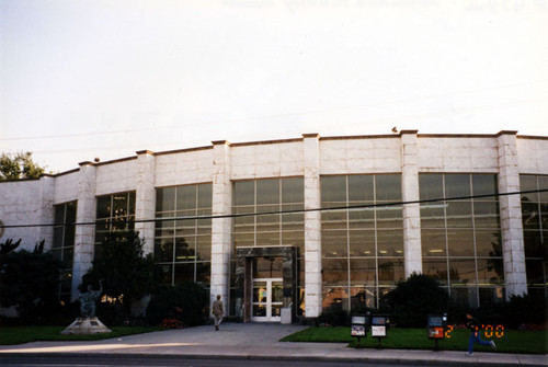 Front view of the Santa Ana Public Library at 26 Civic Center Plaza, Civic Center Drive entrance, in 2001