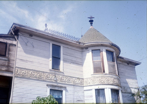 Kellogg home at 122 S. Orange on NW corner of Orange and Walnut, August 1962