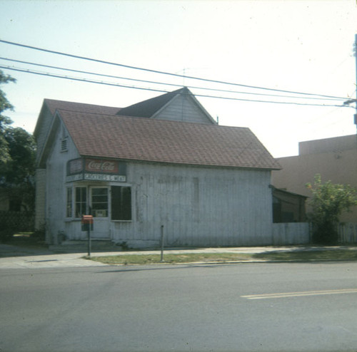 Another view of the "old corner store", Fruit and Mortimer, Santa Ana