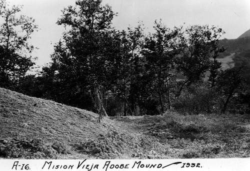 Mission Vieja Adobe mound on Rancho Canada de Los Alisos, 1932