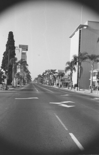 Crocker Citizens Bank on 910 N. Broadway in 1965