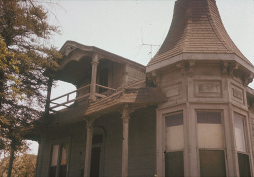 The William English house at 820 W. 2nd St.was moved in 1912 from 1st Street and Main