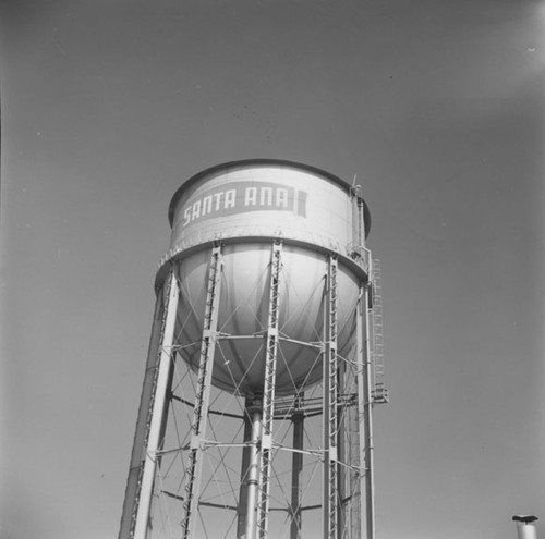 Santa Ana water tower on 14th and Poinsettia Streets