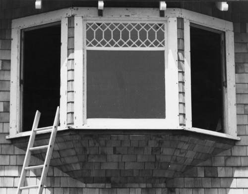 Oriel window (east side-second floor) of the Dr. J. A. Hatch house about 1981