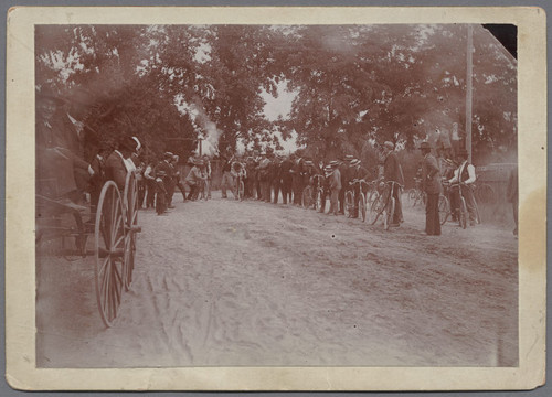 Bicycle racing, ca. 1905