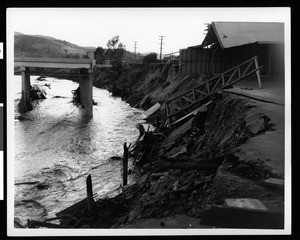 Flood damage to a bridge in Studio City, 1938