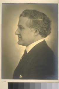 [Portrait of Herman George Scheffauer.] [Photograph by Becker & Maass.]