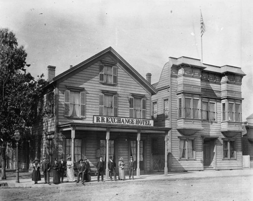 The Railroad Exchange Hotel at 7th and Bay streets, West Oakland [picture]