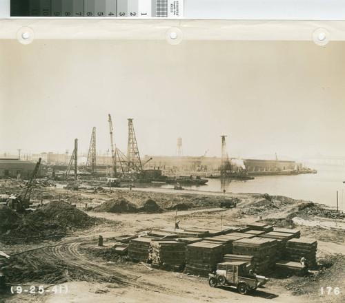 Construction of the Oakland Naval Supply Depot. [picture]