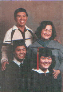 Julie Luna Family Graduation Photo