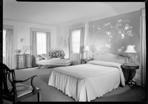 Fontaine, Joan, residence. Bedroom
