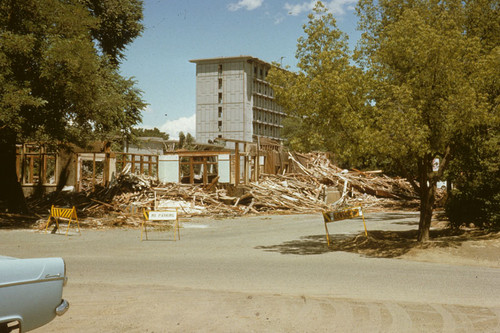Demolition of the old viticulture building