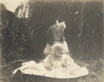 Mildred Lucile Wood and Ernestine Wood, circa 1914