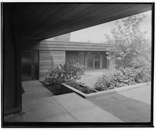 Birtcher, Cecil J., residence [Birtcher-Share House]. Exterior detail