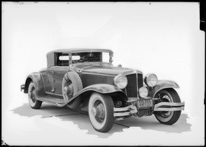 Views of Cord Cabriolet, Southern California, 1930