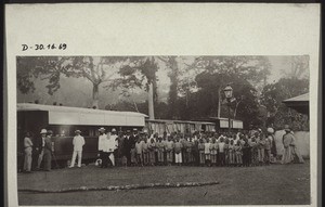 Letzte Abreise von Geschwister Ramseyer in Kumase. 2. Mai 1904