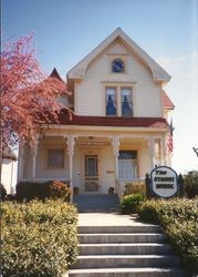 Strout House at 253 Florence Street in Sebastopol when it was a bed and breakfast