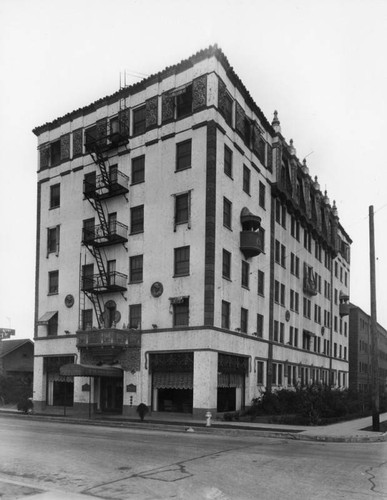 Astor Arms Apartments