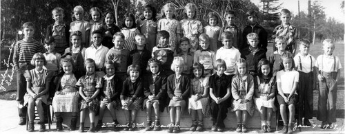 2nd and 3rd grades, Yorba Linda Grammar School, Jan. 1939