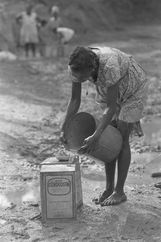 Women gathering water, San Basilio de Palenque, Colombia, 1977