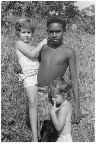 Young Kwaio man with Keesing's daughters, Lauren and Felicia