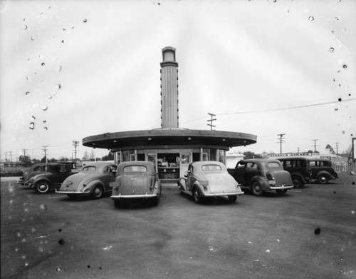 Unidentified drive-in, exterior
