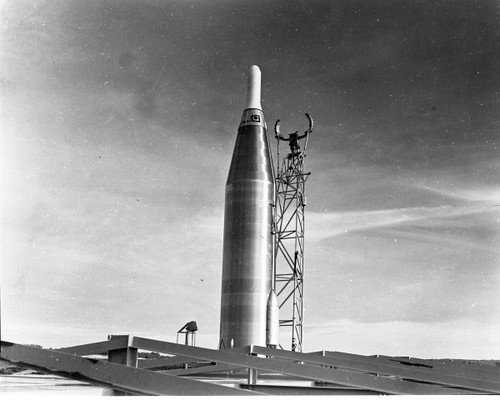 PictionID:43828541 - Catalog:14_008052 - Title:Atlas 64E Details: OSTF-1; 64E View From Roof