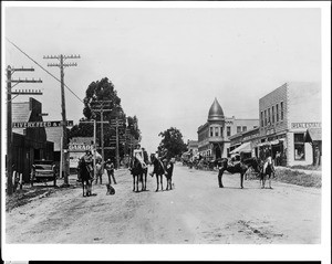 View of San Fernando Boulevard at Olive Avenue in Burbank, Los Angeles, ca.1910