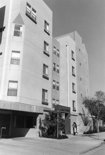 Casa Loma Apartments