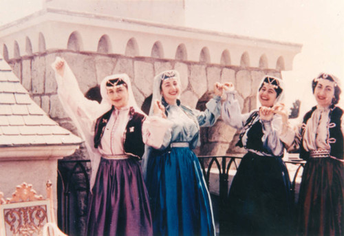 Armenian American folk dancers